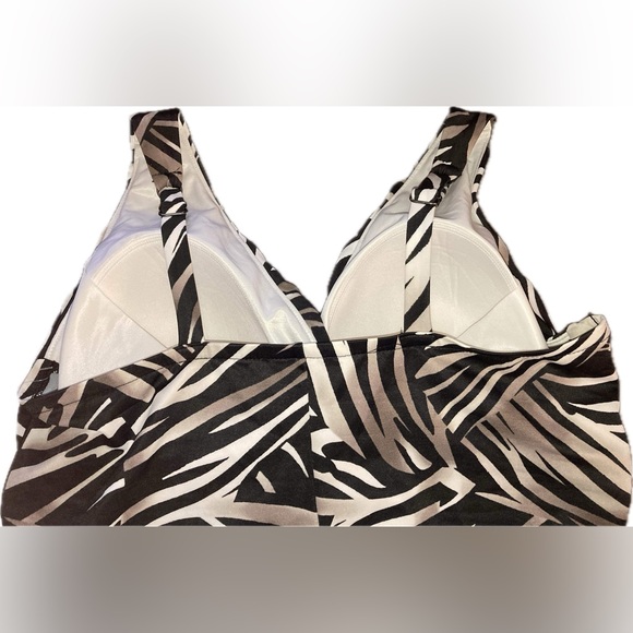 NWT TRIMSHAPER BY MIRACLESUIT WOMEN'S PLUS SIZE ZEBRA ONE PIECE SWIMSUIT 18W - Picture 10 of 12